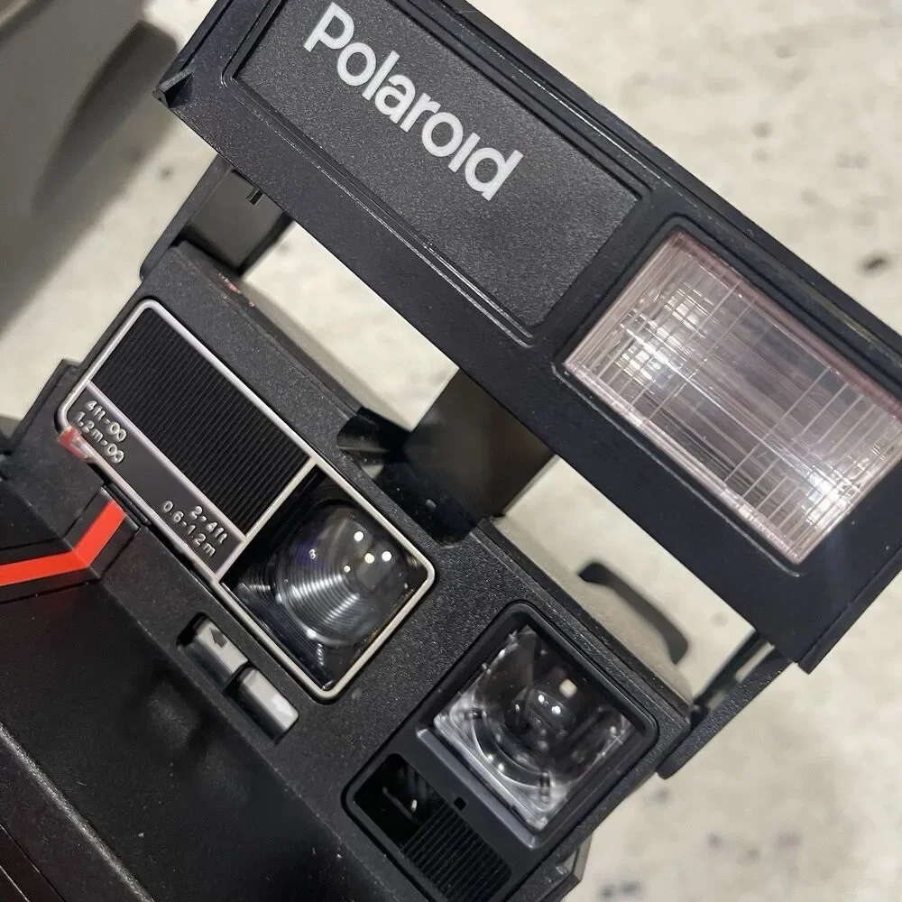 Vtg Polaroid One Step Close Up & Flash 600 Film Instant Camera W/ Strap UNTESTED